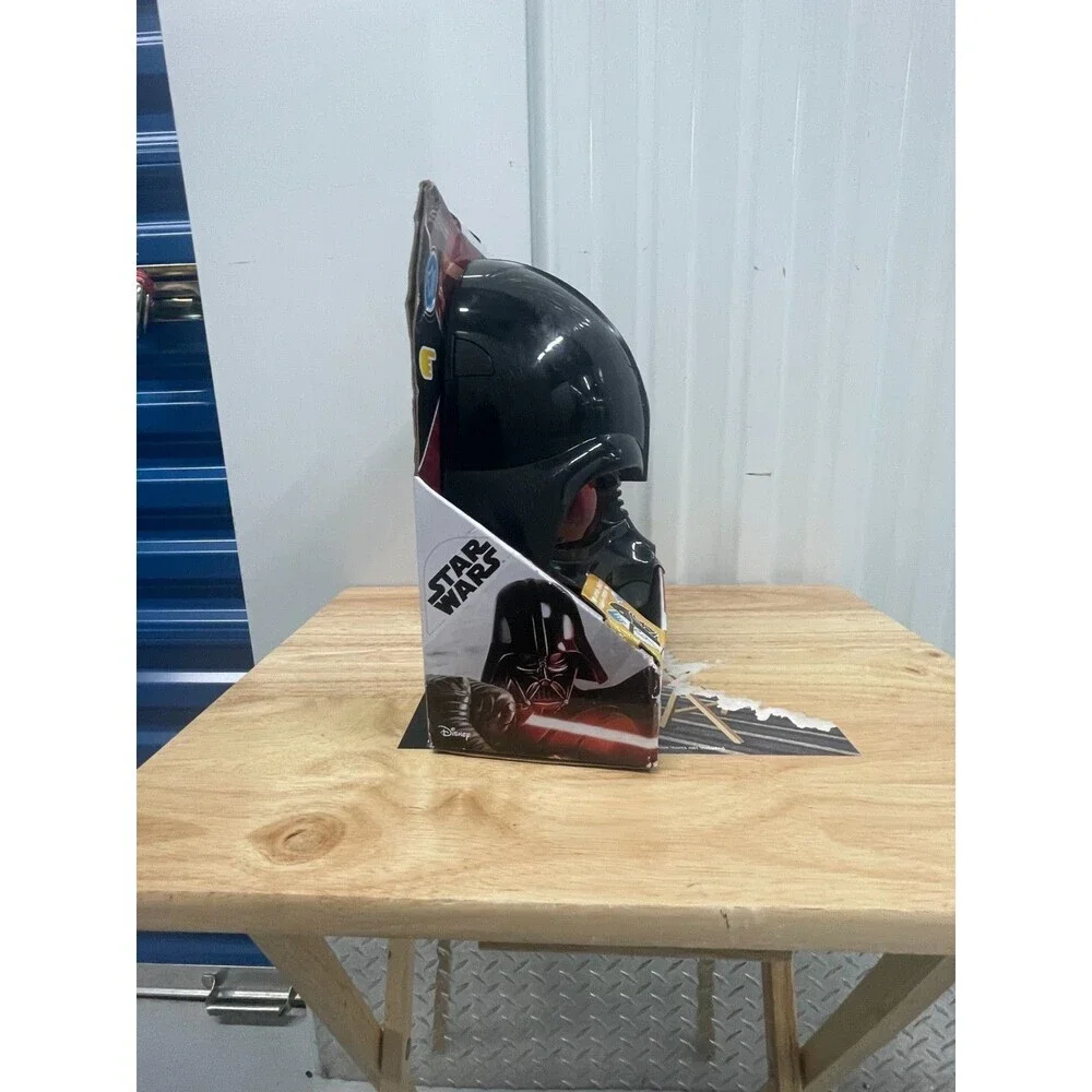 Star Wars DARTH VADER Electronic Mask, Phrases & Sound Effects, NEW In Box